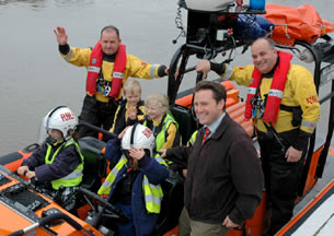 Chiswick Lifeboat Crew Meet Fundraising Children 