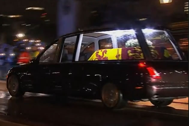 The Queen's coffin approaching Buckingham Palace 