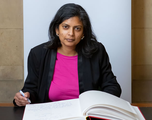 Rupa Huq MP signs the Holocaust Educational Trust�s Book of Commitment